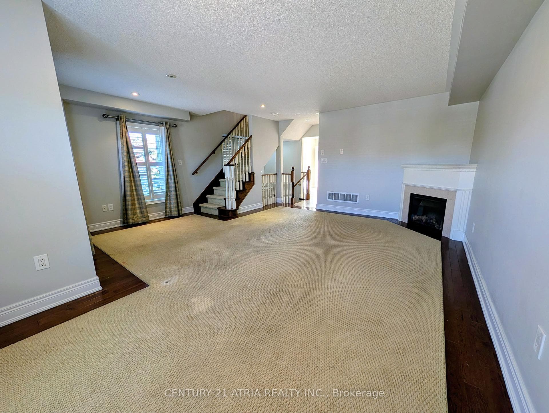 5047 Warwickshire Way photo 10