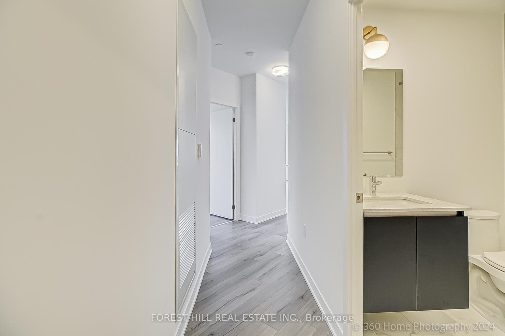 Ensuite bath to Primary Bedroom