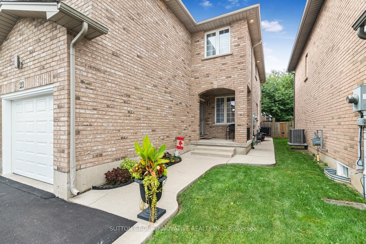 23 Jonathon Court photo 2