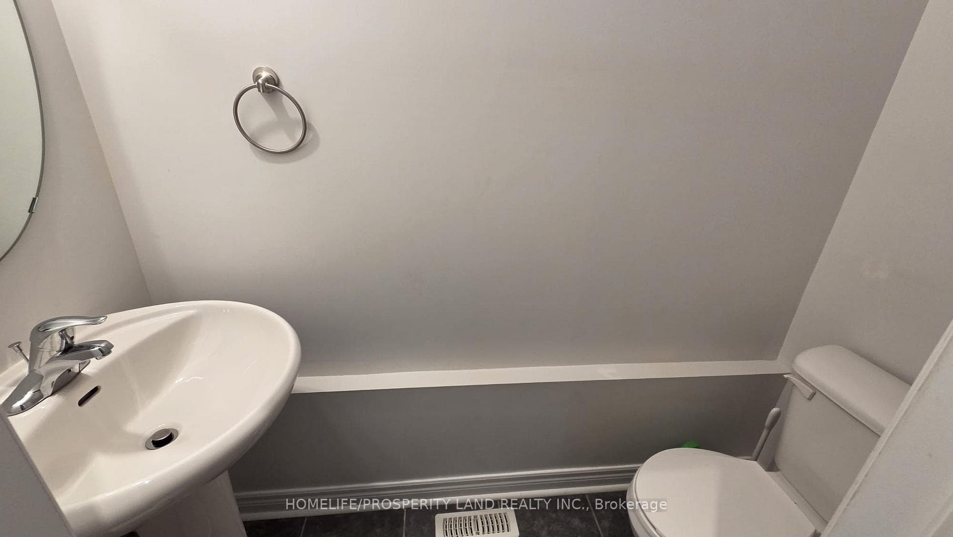 103 Maria Road photo 9