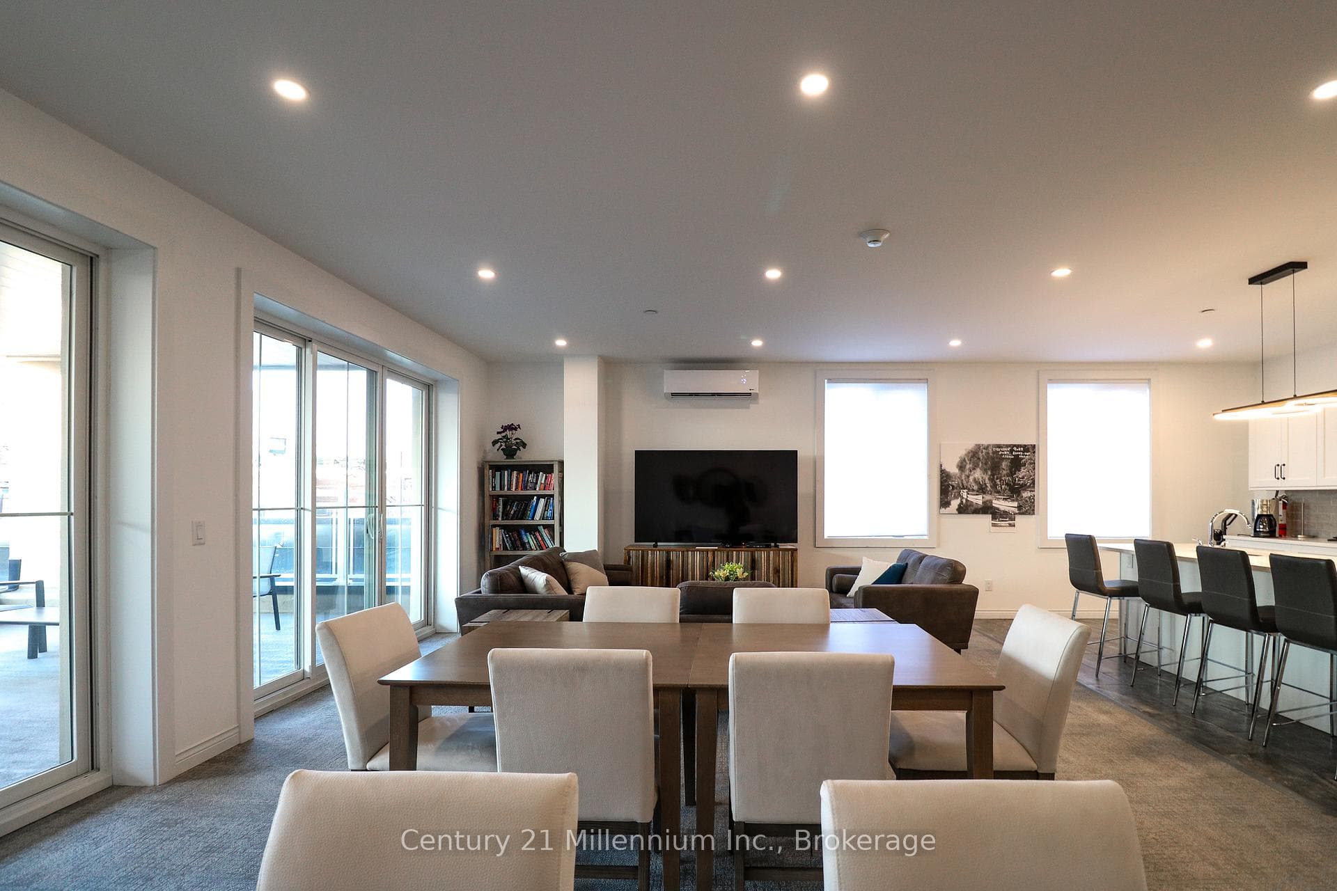 Media/Party Room with outdoor seats -large terrace