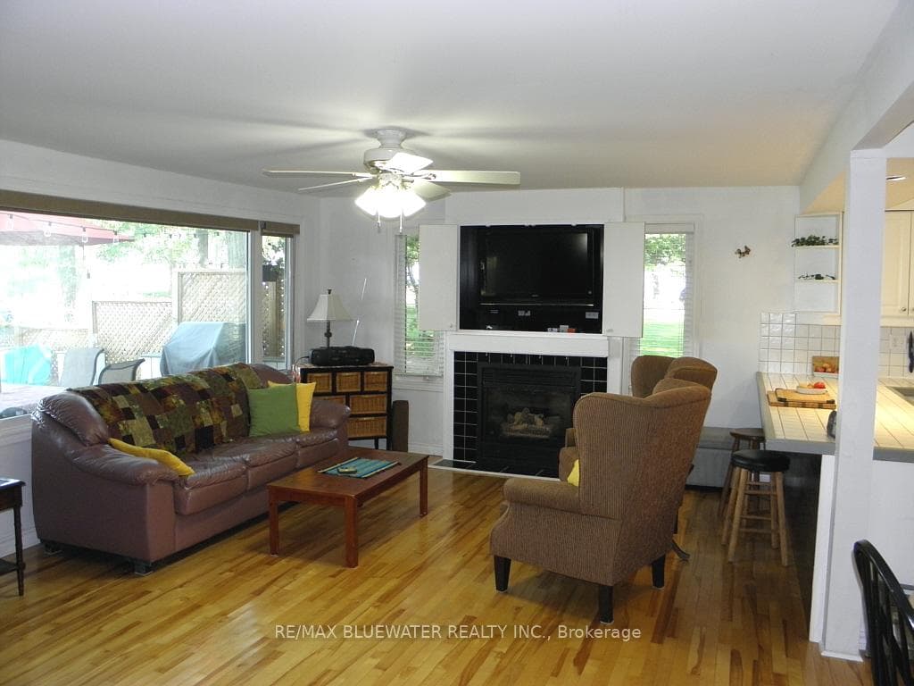 9714 Lake Road photo 17