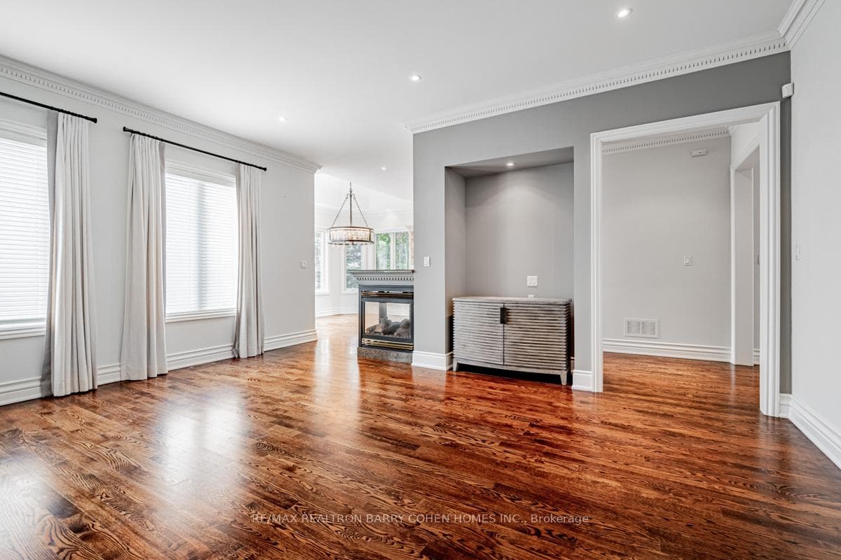 8 York Road photo 16