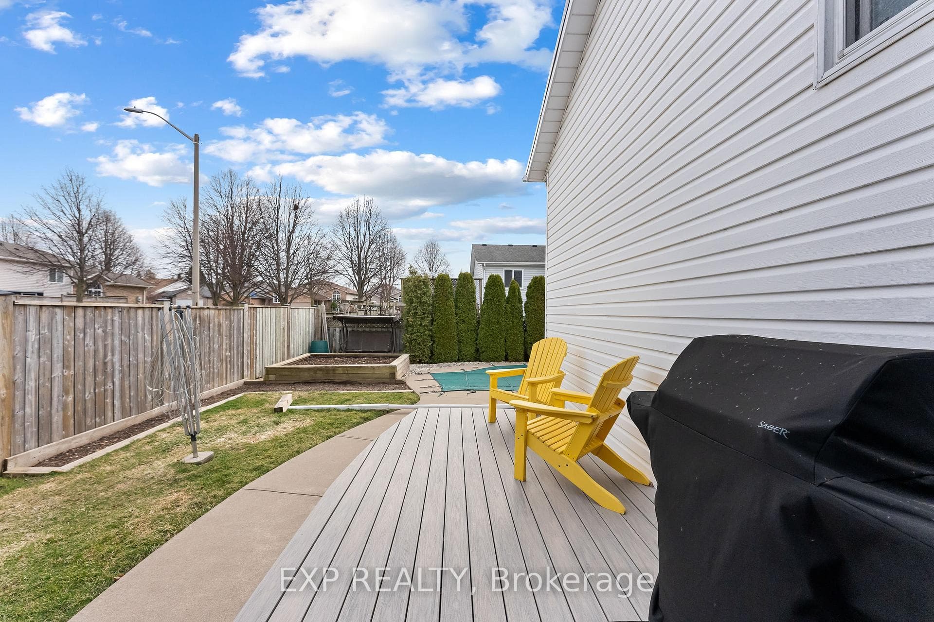 8116 Woodsview Crescent photo 46