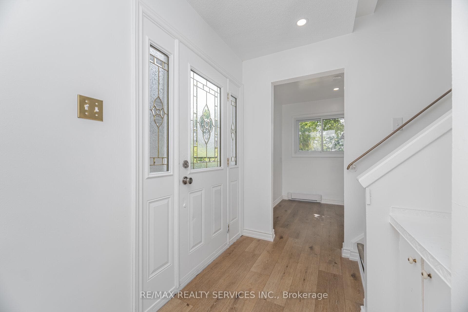 20 Greenhills Square photo 8