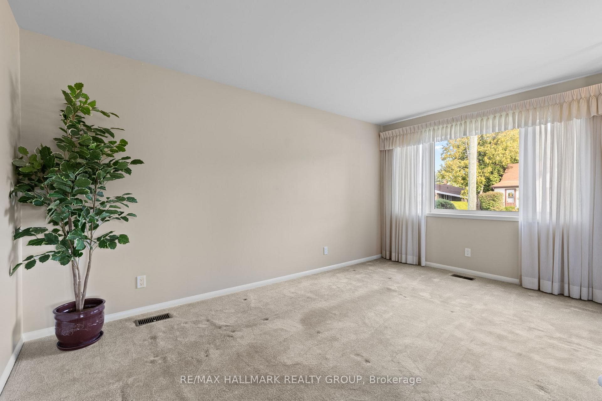 112 Ellis Avenue photo 7