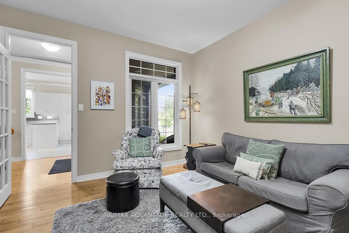 417 Hyde Park Road photo 6