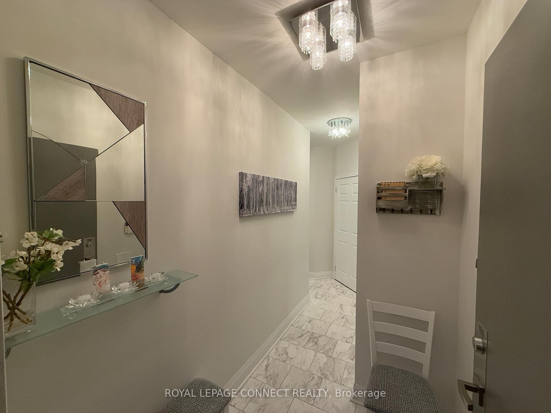 228 Queens Quay Unit 1811 photo 20