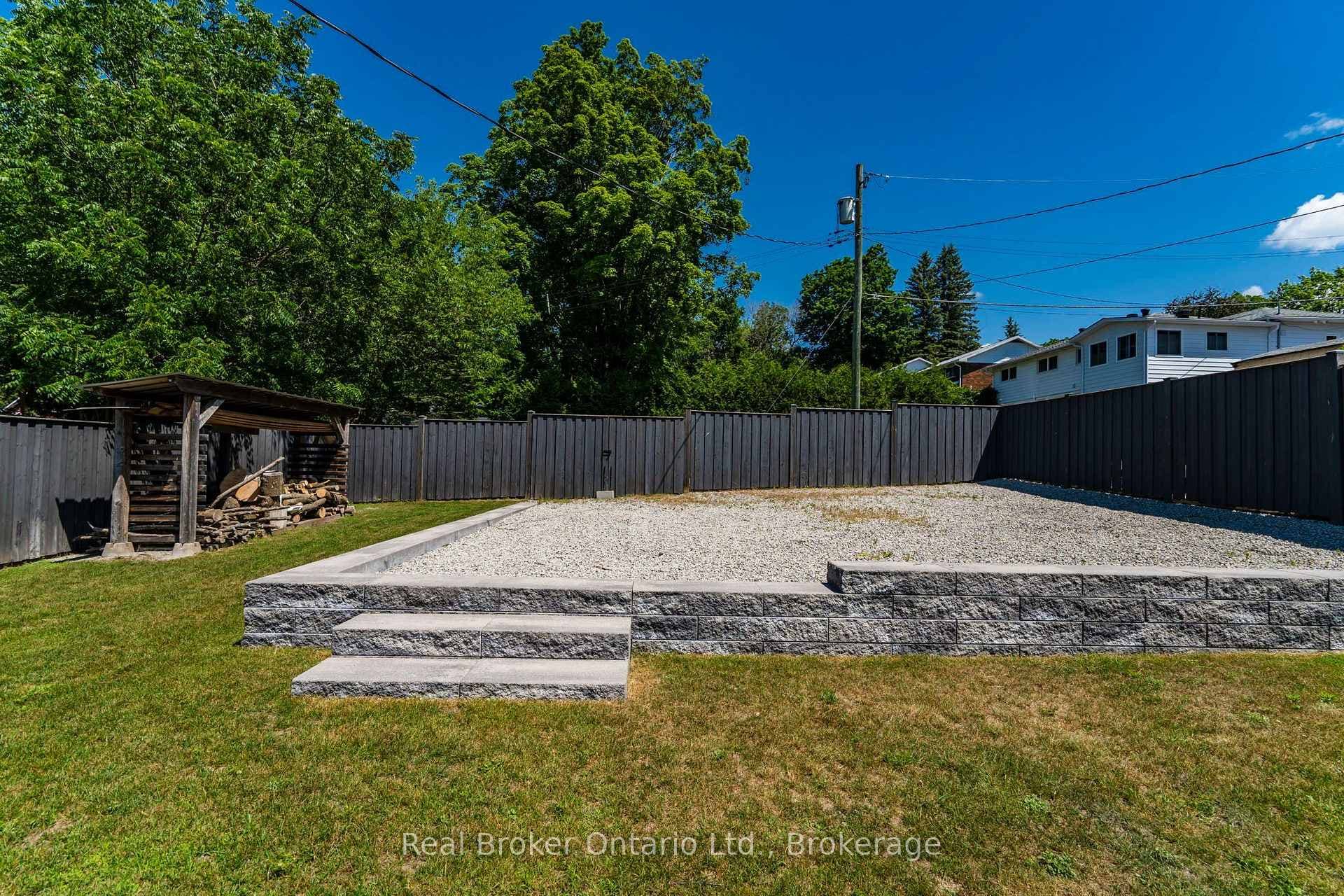 17 Peel Street photo 33