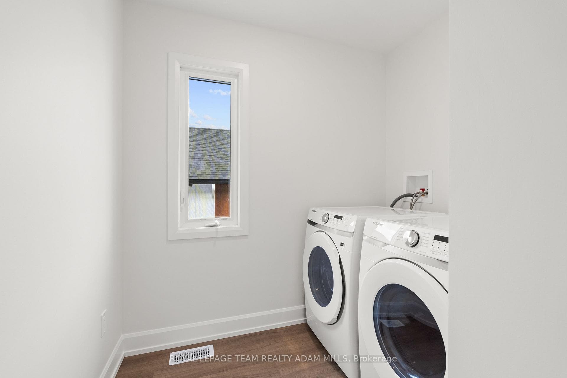 6952 Notre Dame Street photo 22
