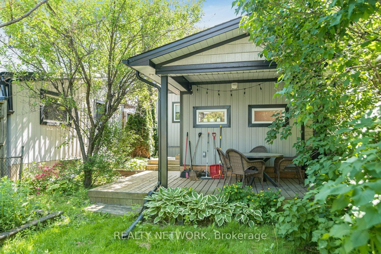 134 Erie Avenue photo 39