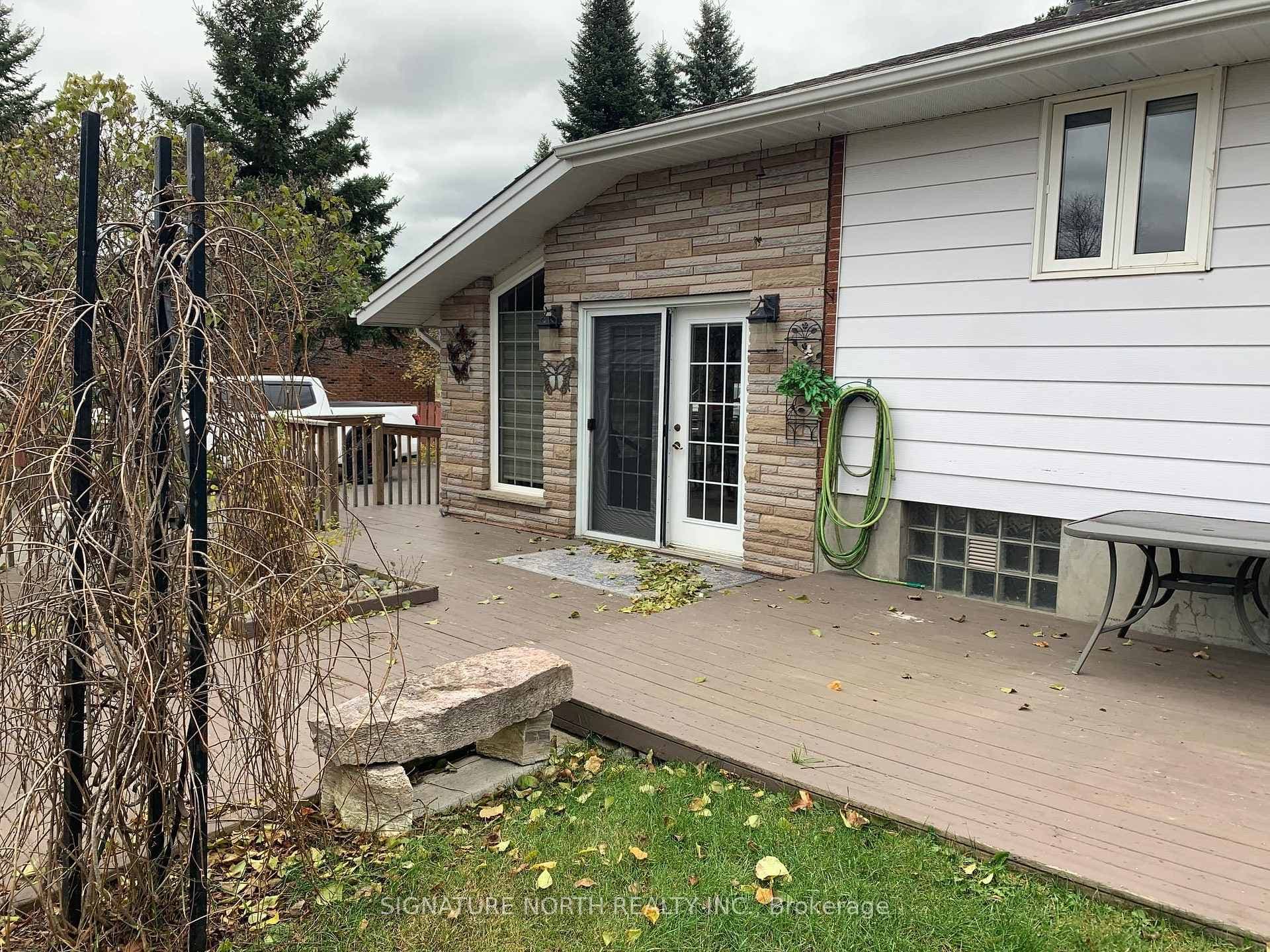 1325 Rosslyn Road photo 3