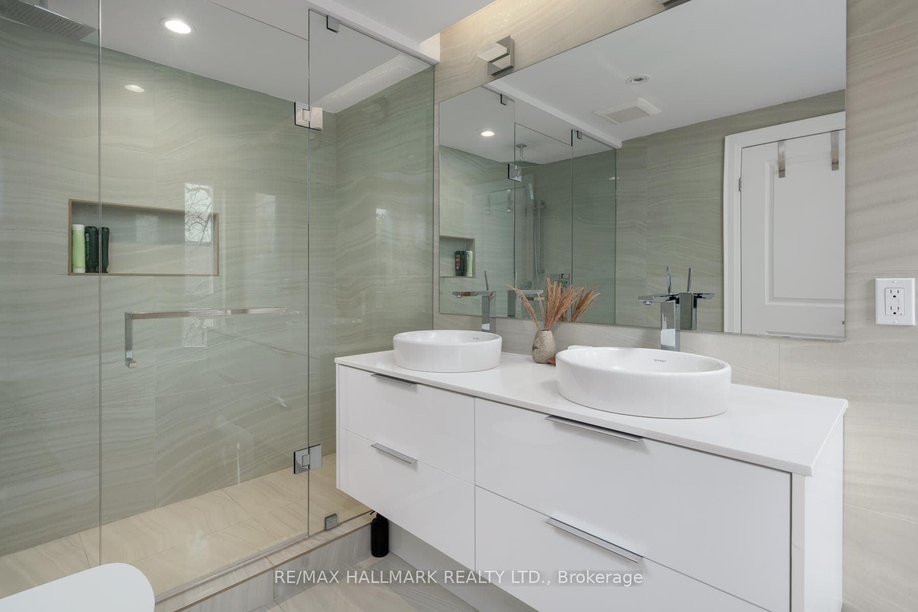 3 Judith Drive photo 24