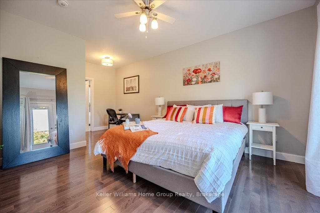 479 St George Street photo 19