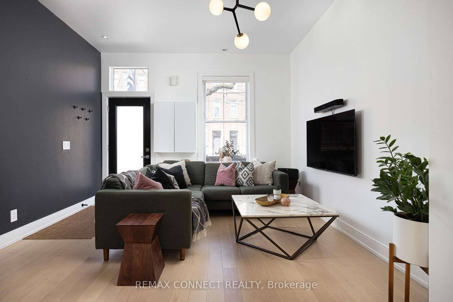 553 King Street photo 4