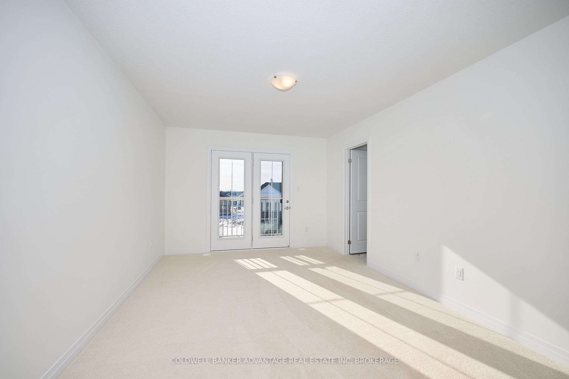 98 Feather Road photo 20