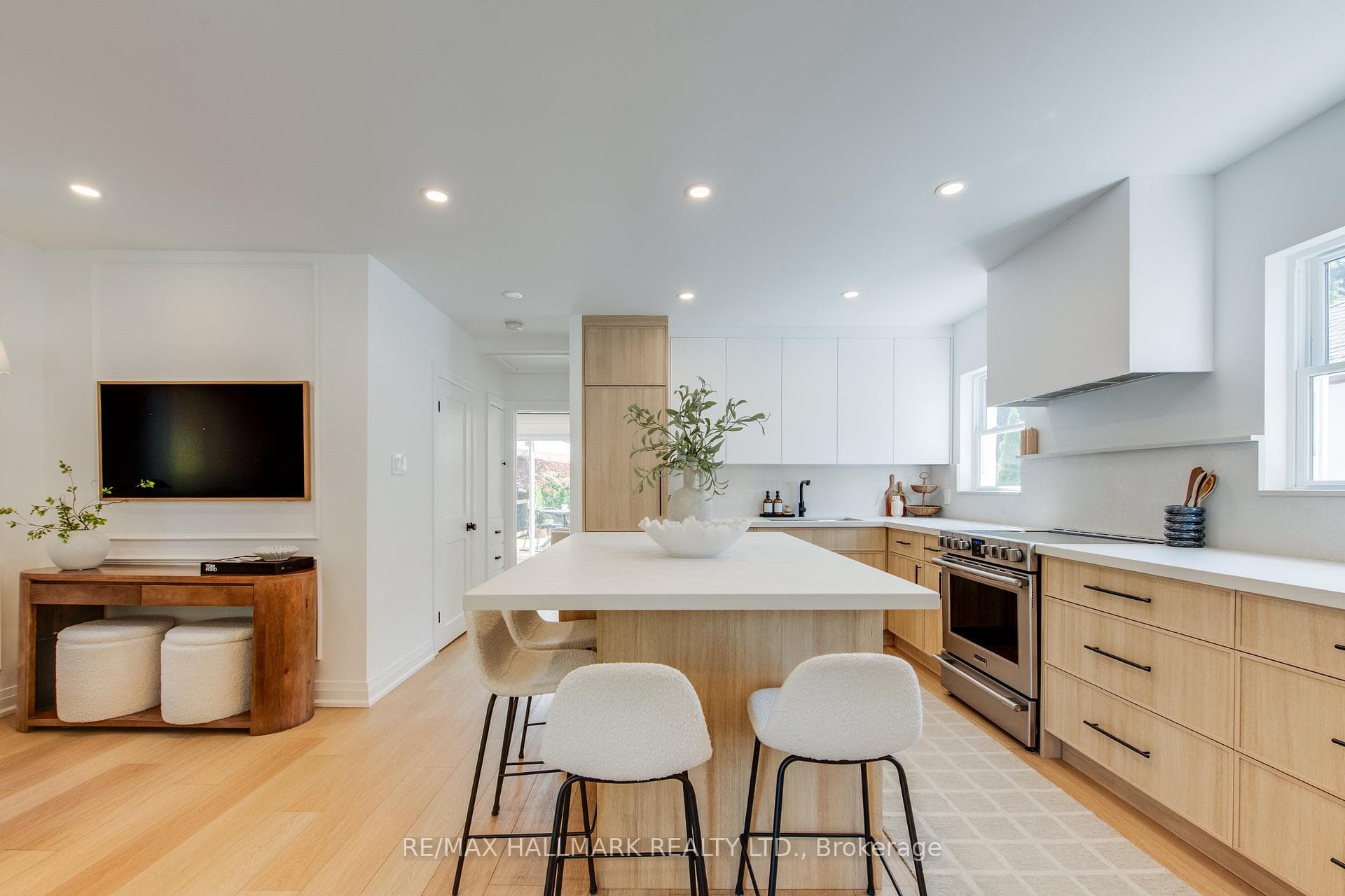 145 Dunington Drive photo 2