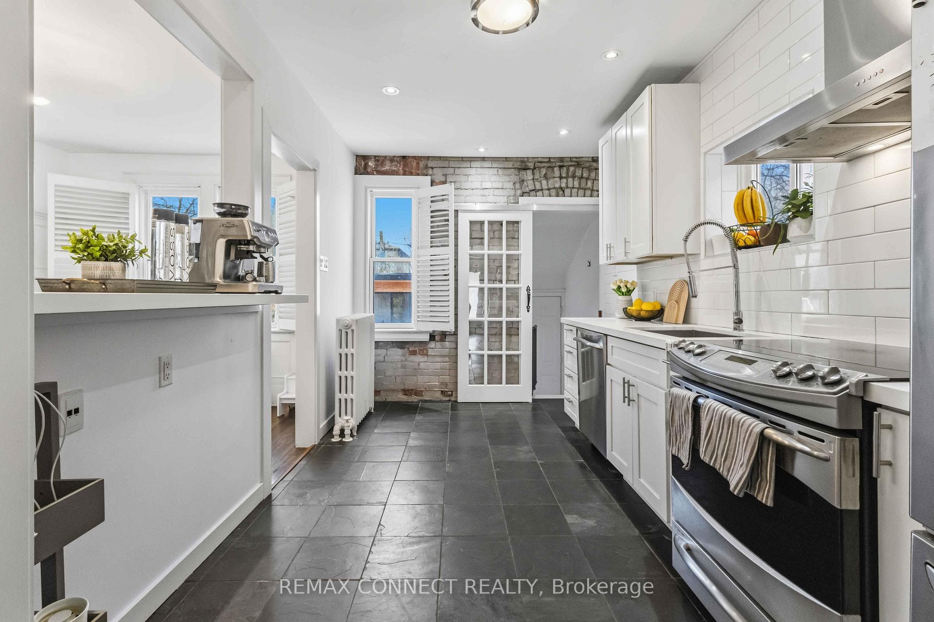 68 Hopedale Avenue photo 10
