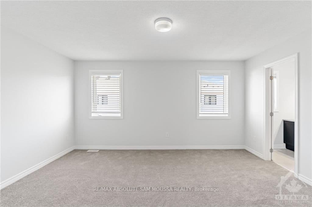 819 REGULUS Ridge photo 15