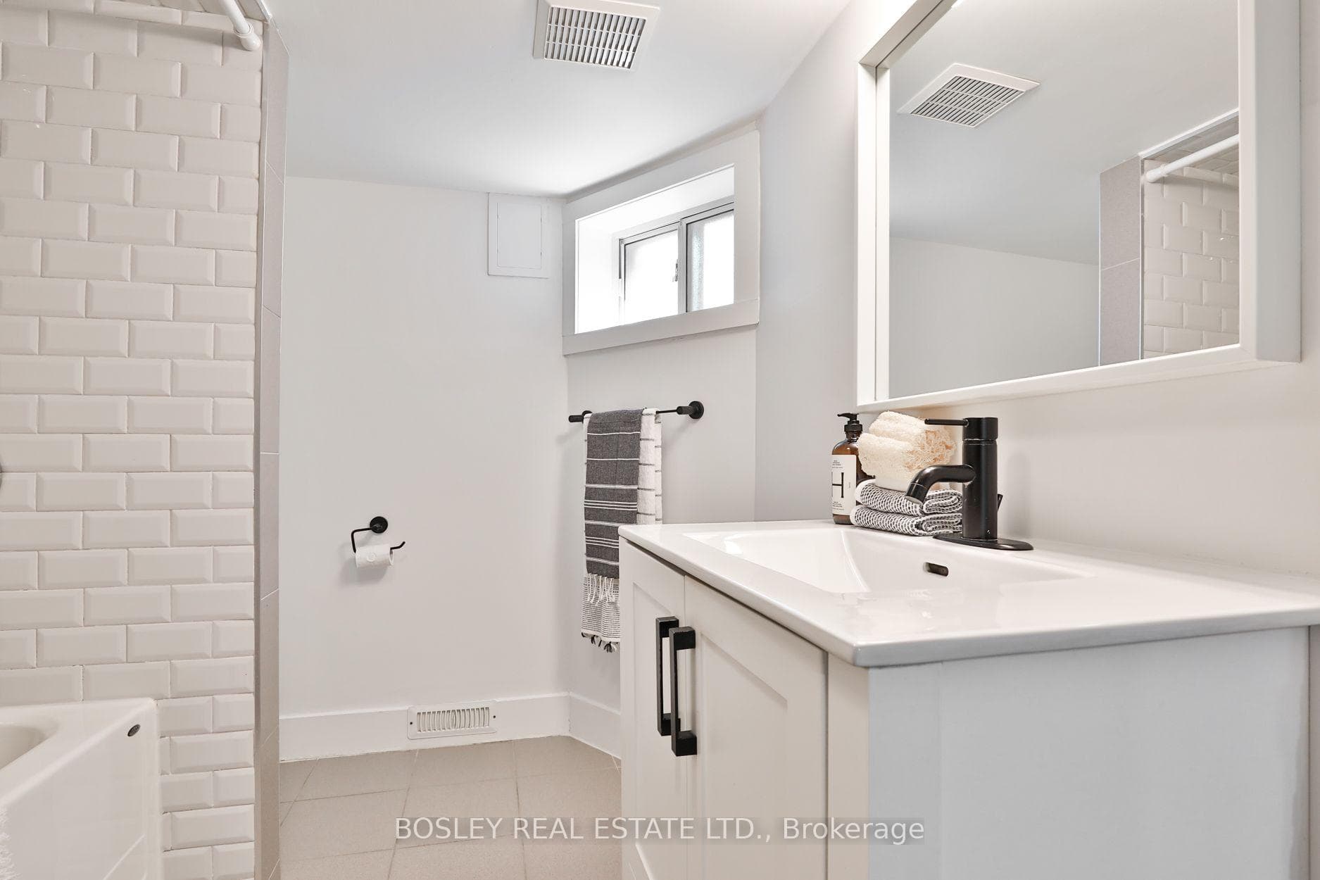 373 Sammon Avenue photo 27