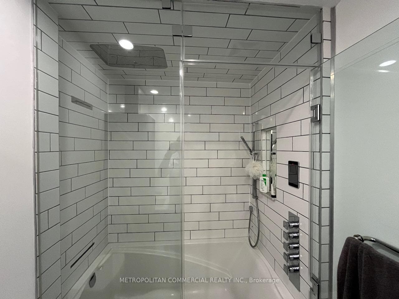 170 Sumach Street Unit 2212 photo 18