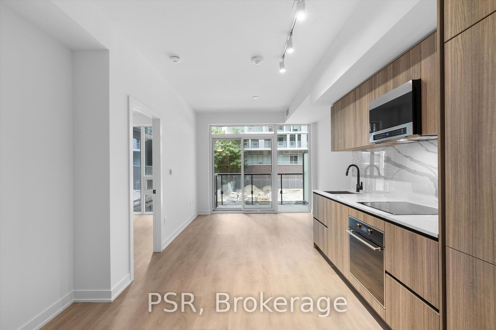 117 Broadway Avenue Unit 212 photo 2