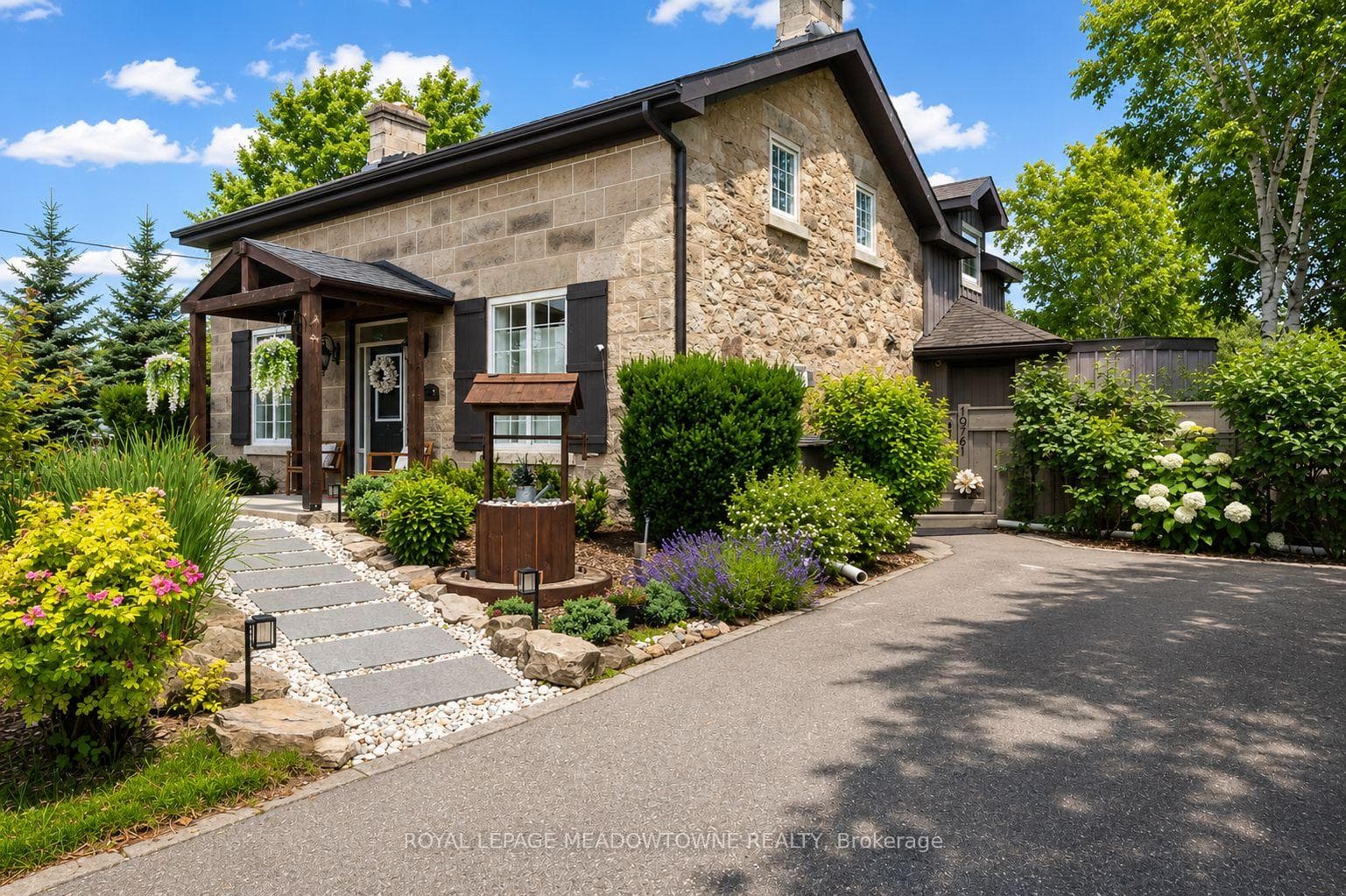 10761 Guelph Line photo 1