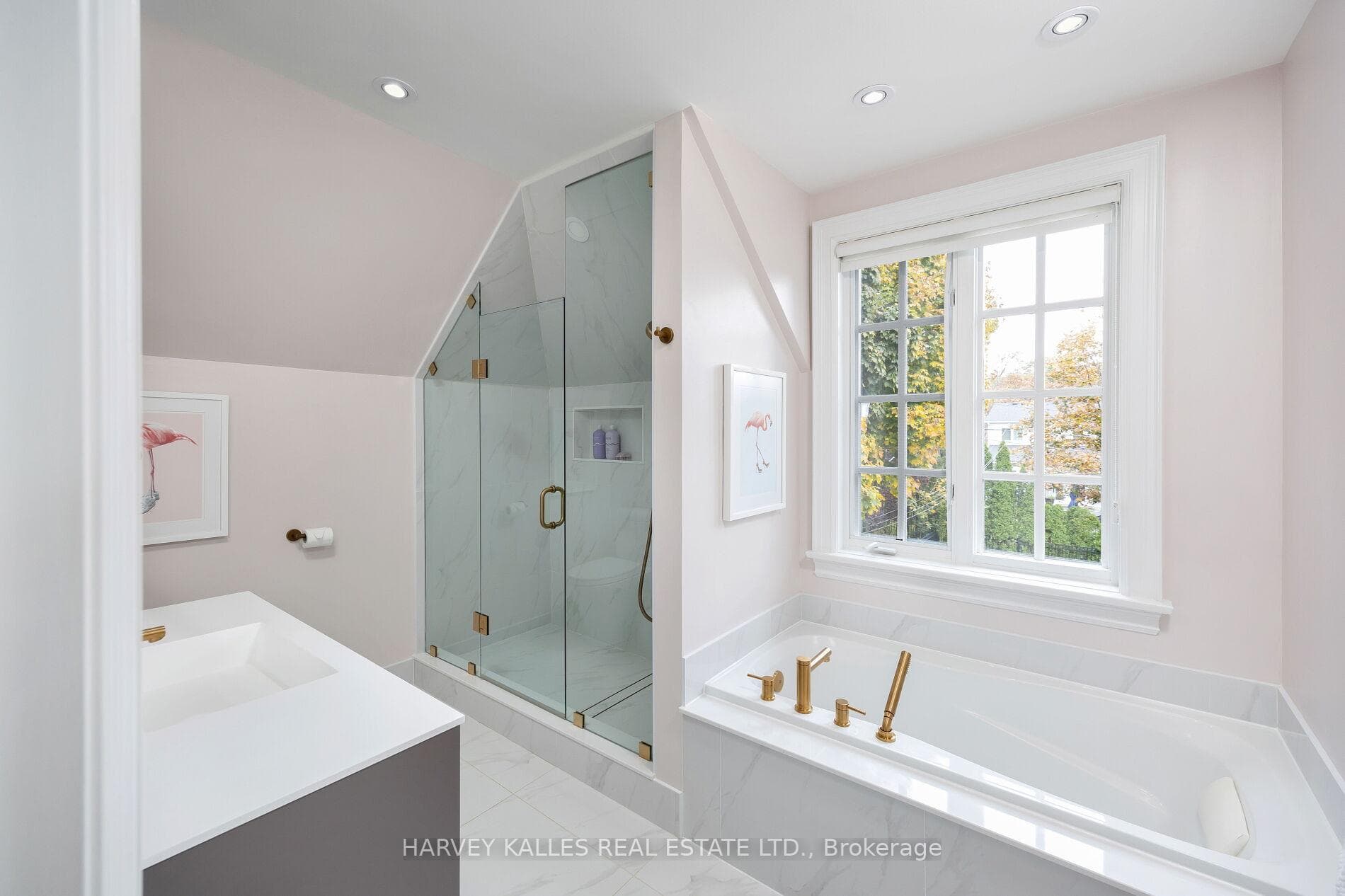25 Finchley Road photo 25