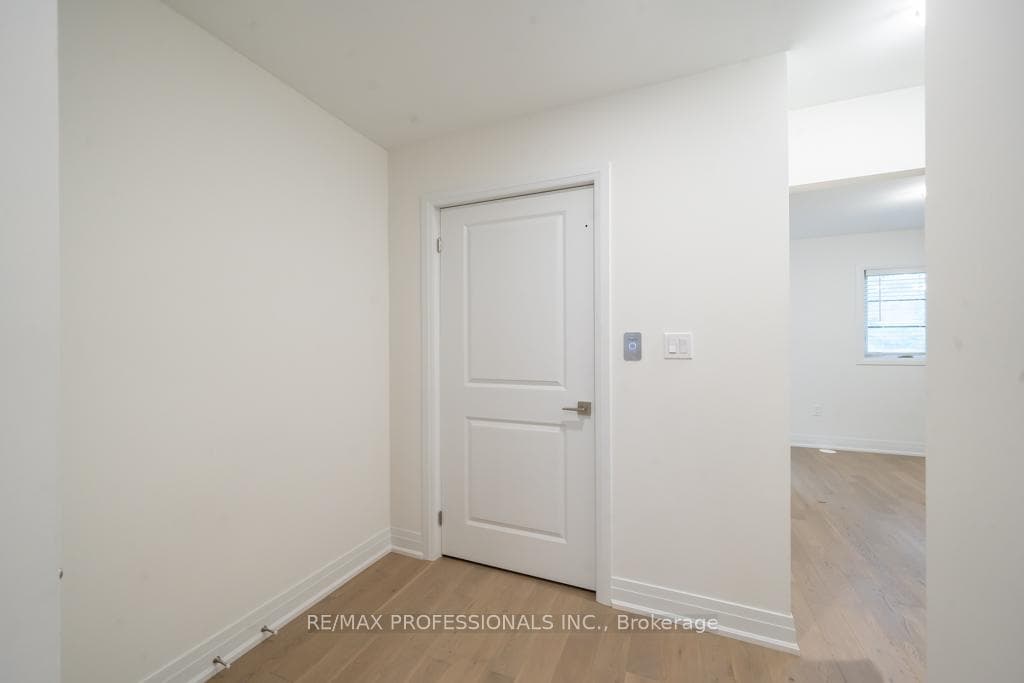 104 Salina Street photo 9