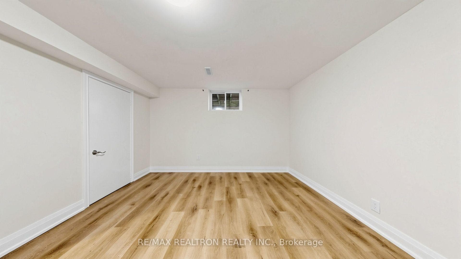 6 Albert Street photo 25