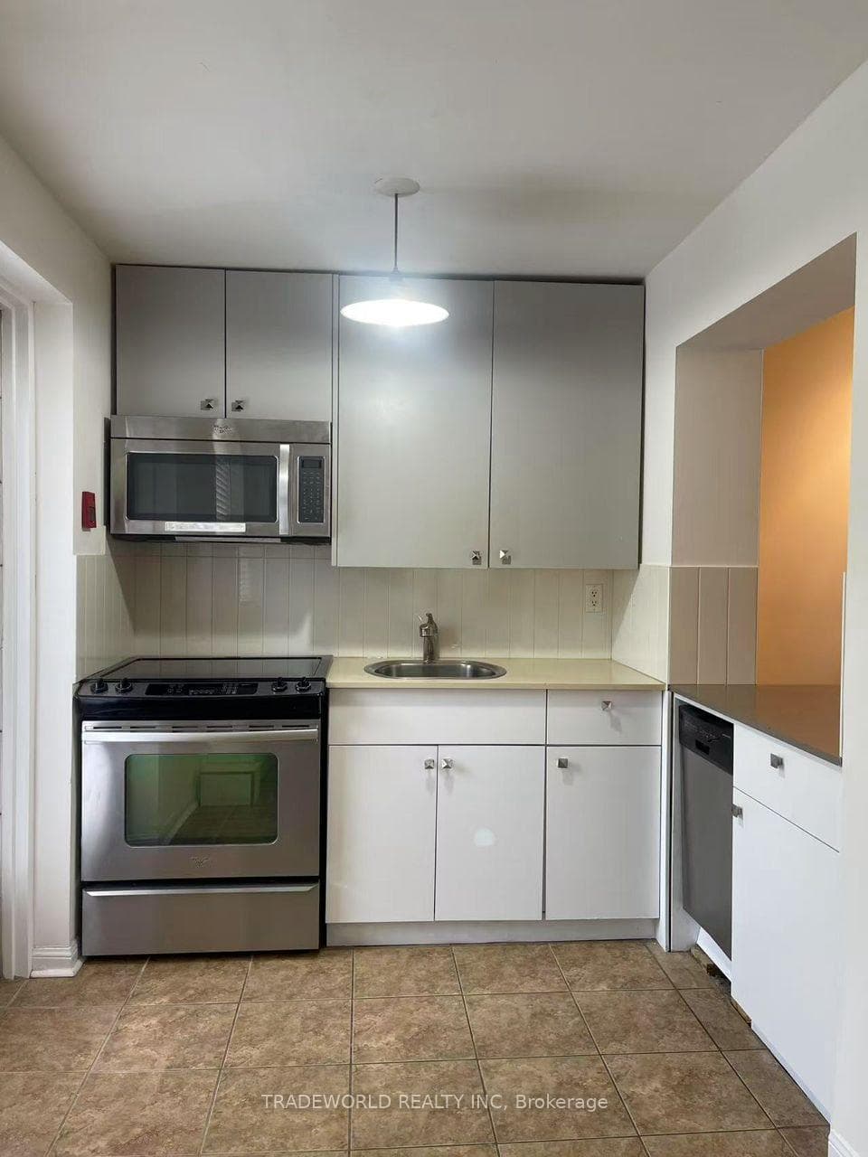 39 Oriole Parkway Unit 2 photo 4