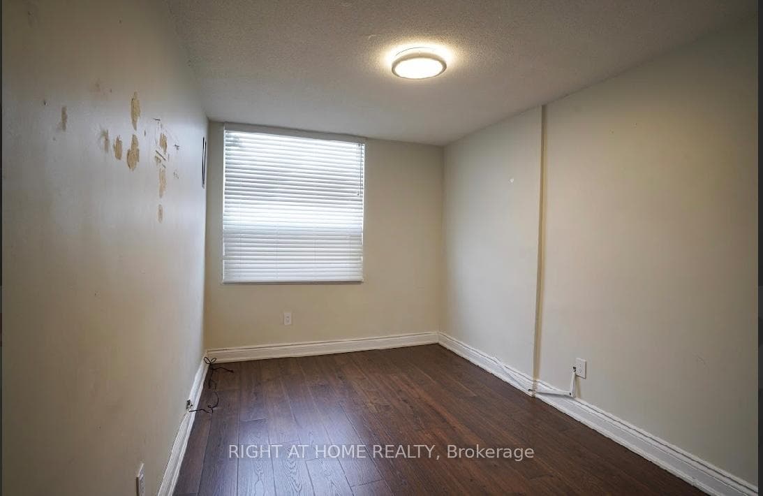 627 The West Mall N/A Unit 2001 photo 11