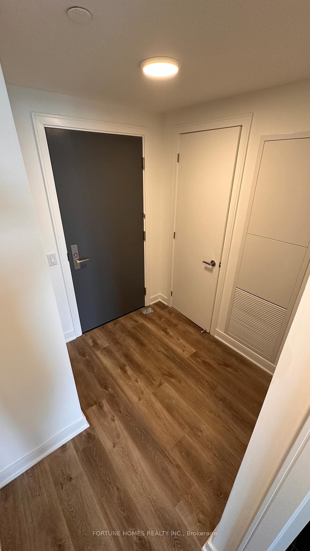 86 Dundas Street Unit 1513 photo 6