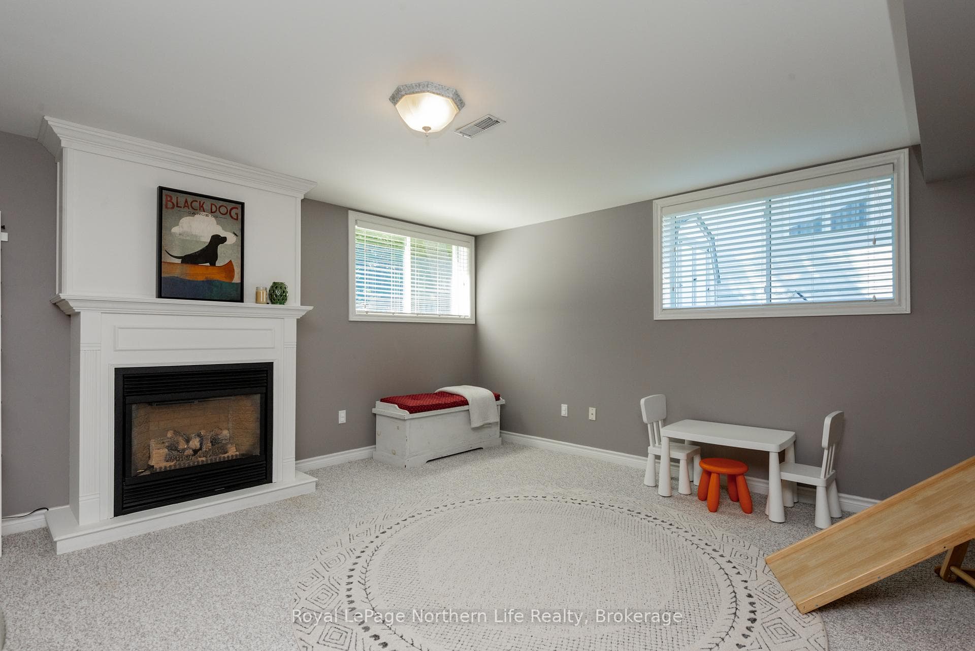 413 Pearce Street photo 32