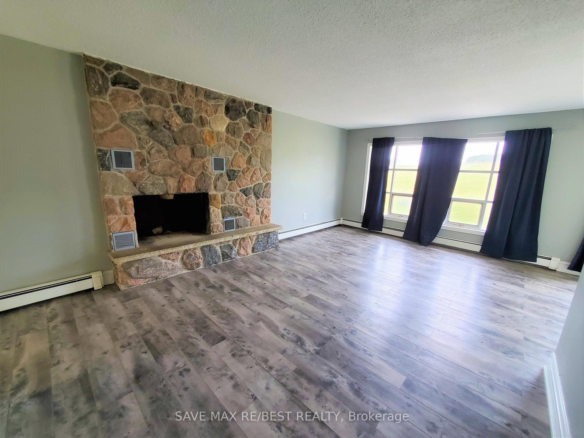 16619 Innis Lake Road photo 3