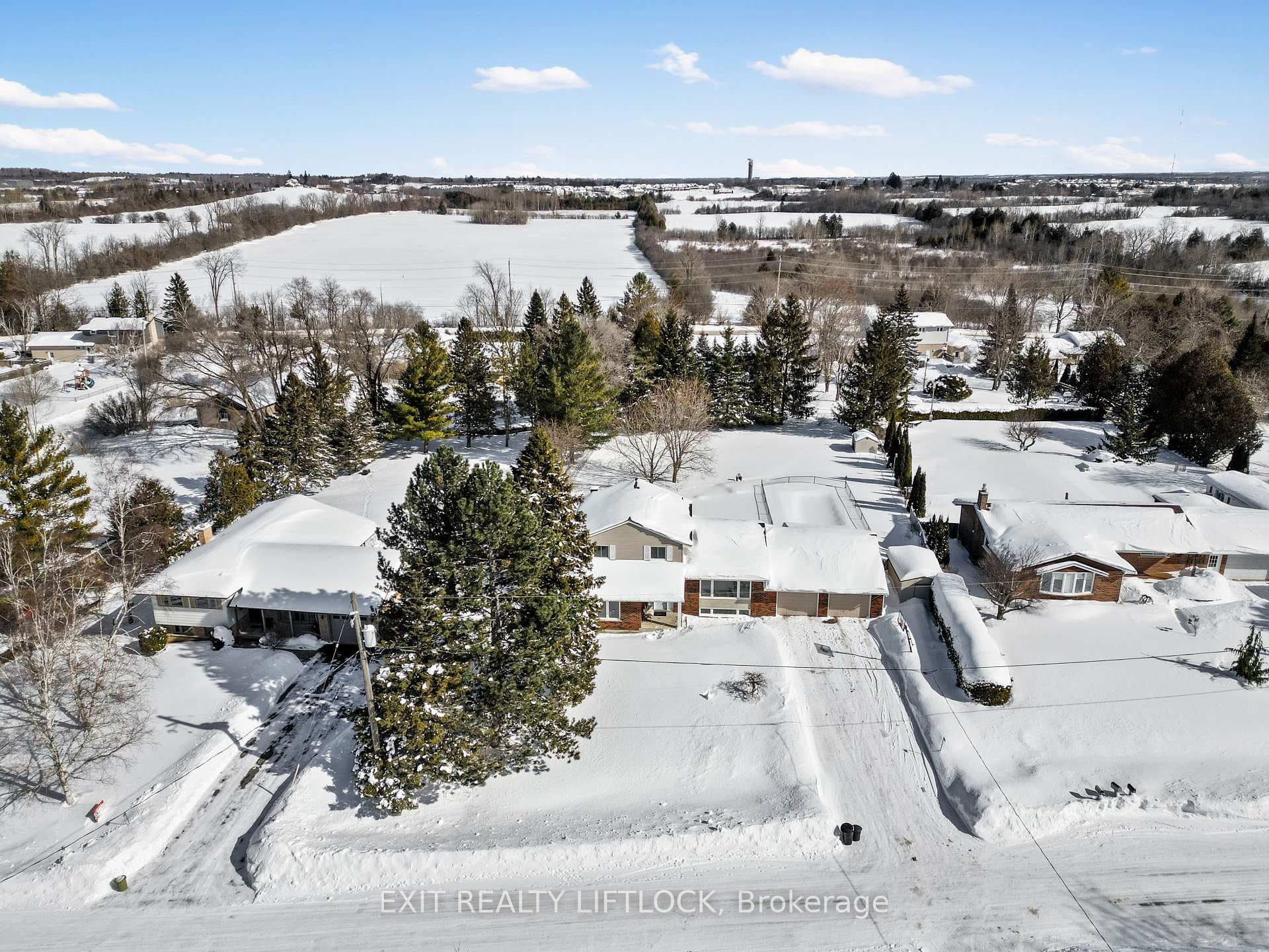 261 Carolyn Avenue photo 43