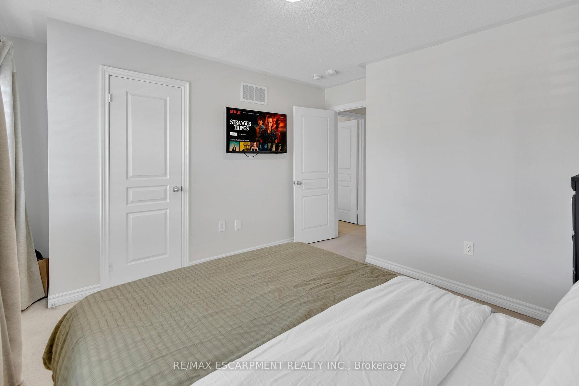 1454 Chretien Street photo 21