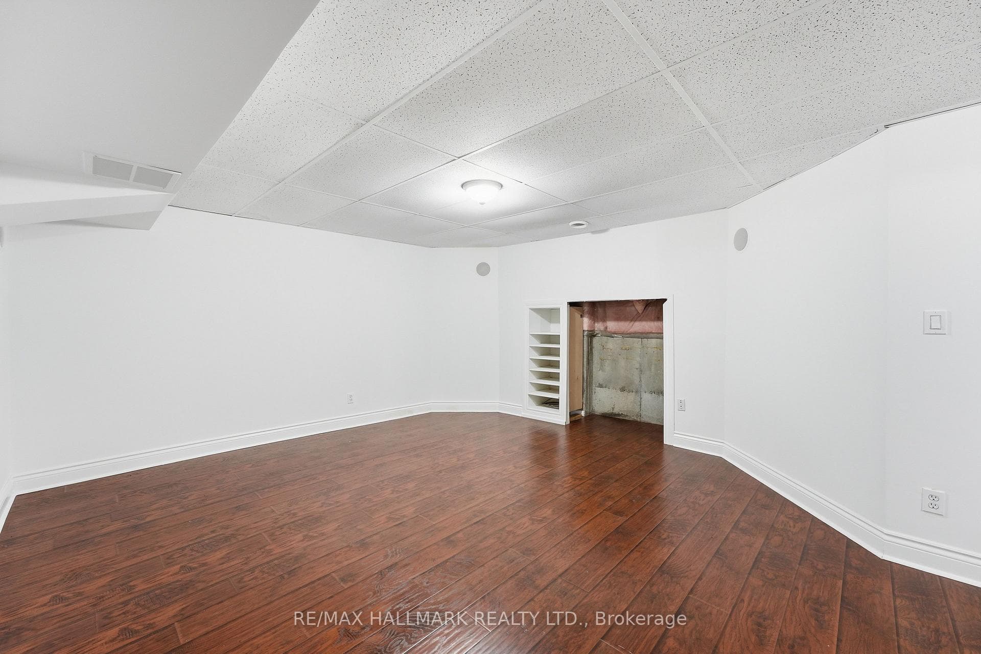 2013 Rosemount Crescent photo 35