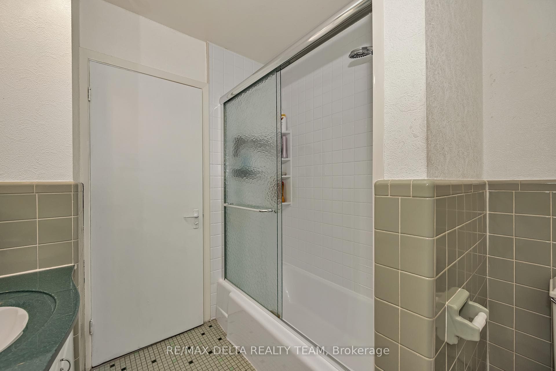 2350 Georgina Drive photo 32