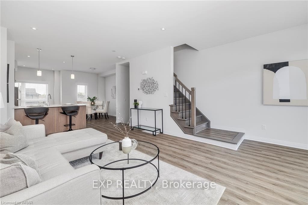 51 Sparrow Avenue Unit 86 photo 9