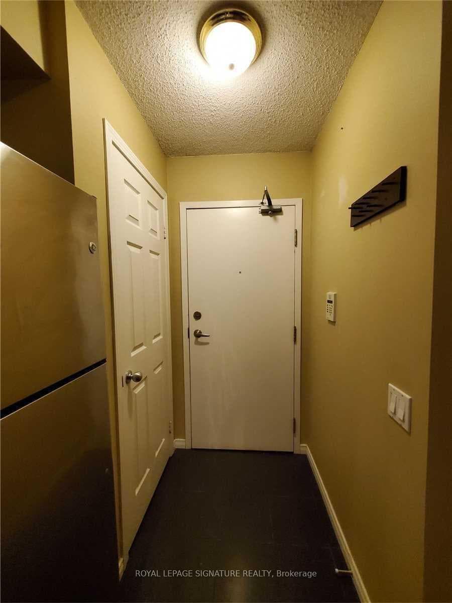 30 Harrison Garden Boulevard Unit 812 photo 2