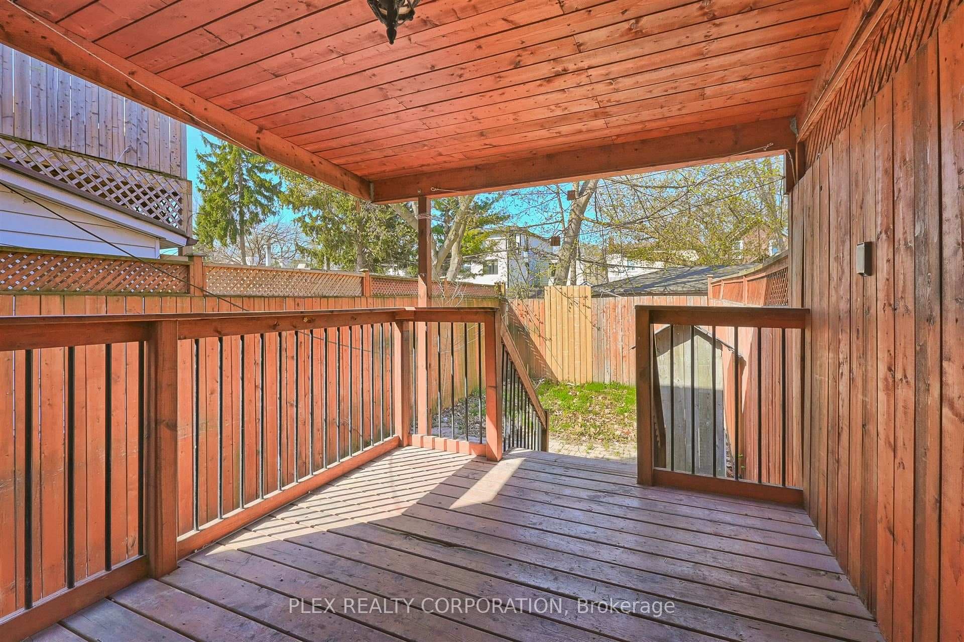 192 Coxwell Avenue photo 33
