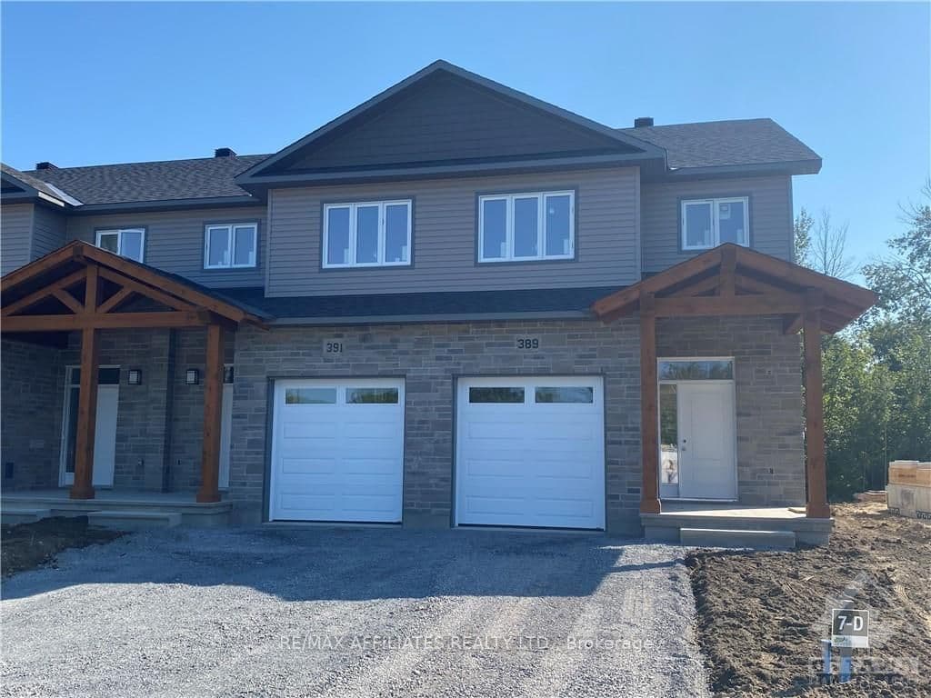 381 VOYAGEUR Place photo 1