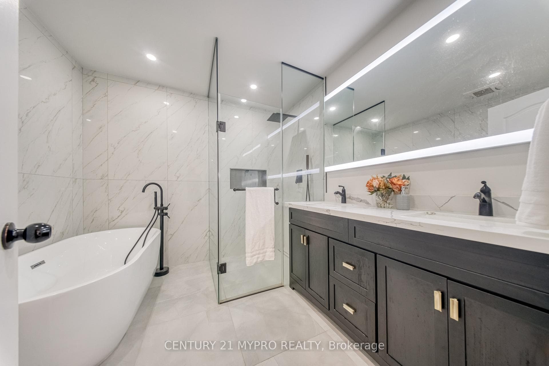 67 Mugford Road photo 26