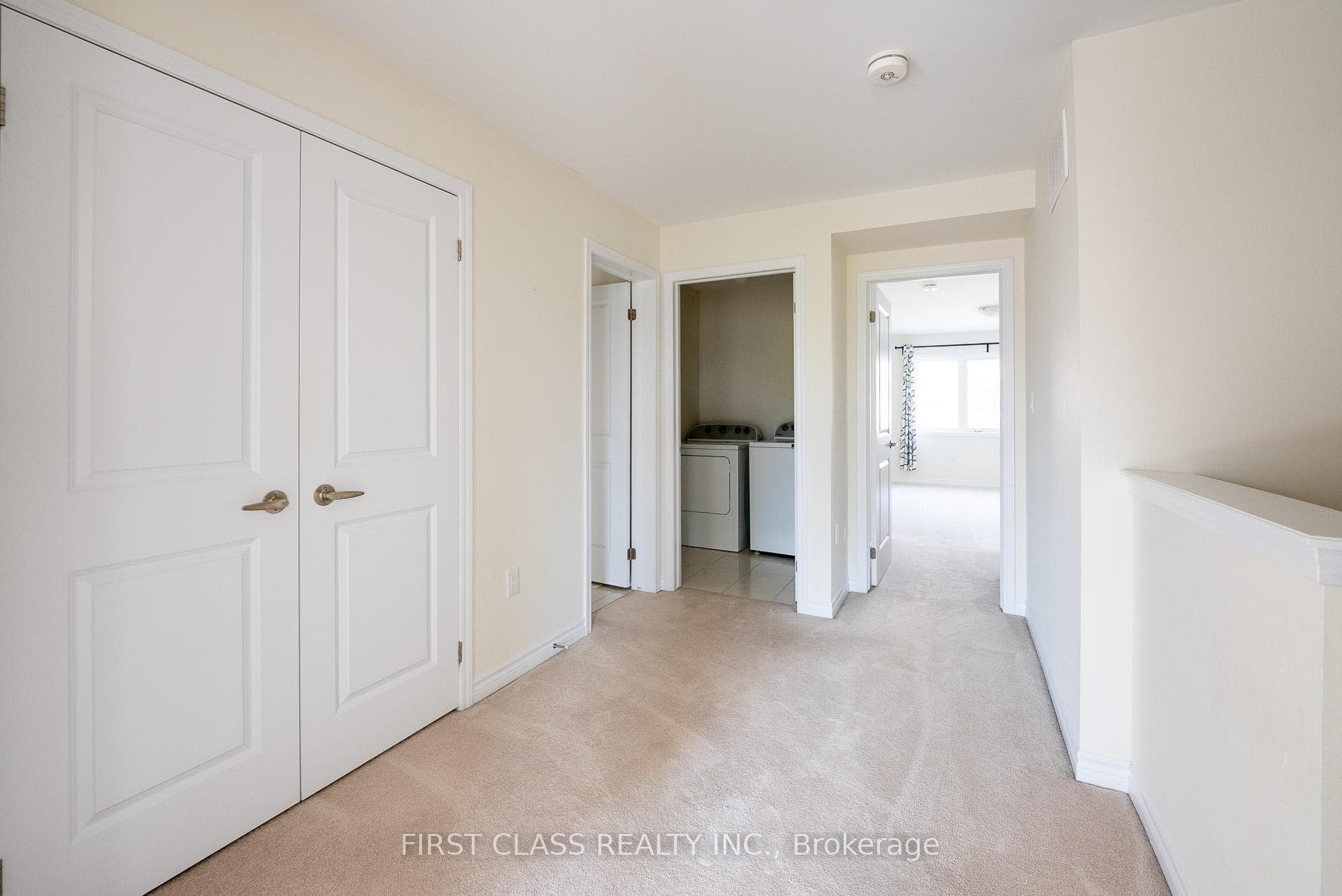 96 Hutt Crescent photo 12
