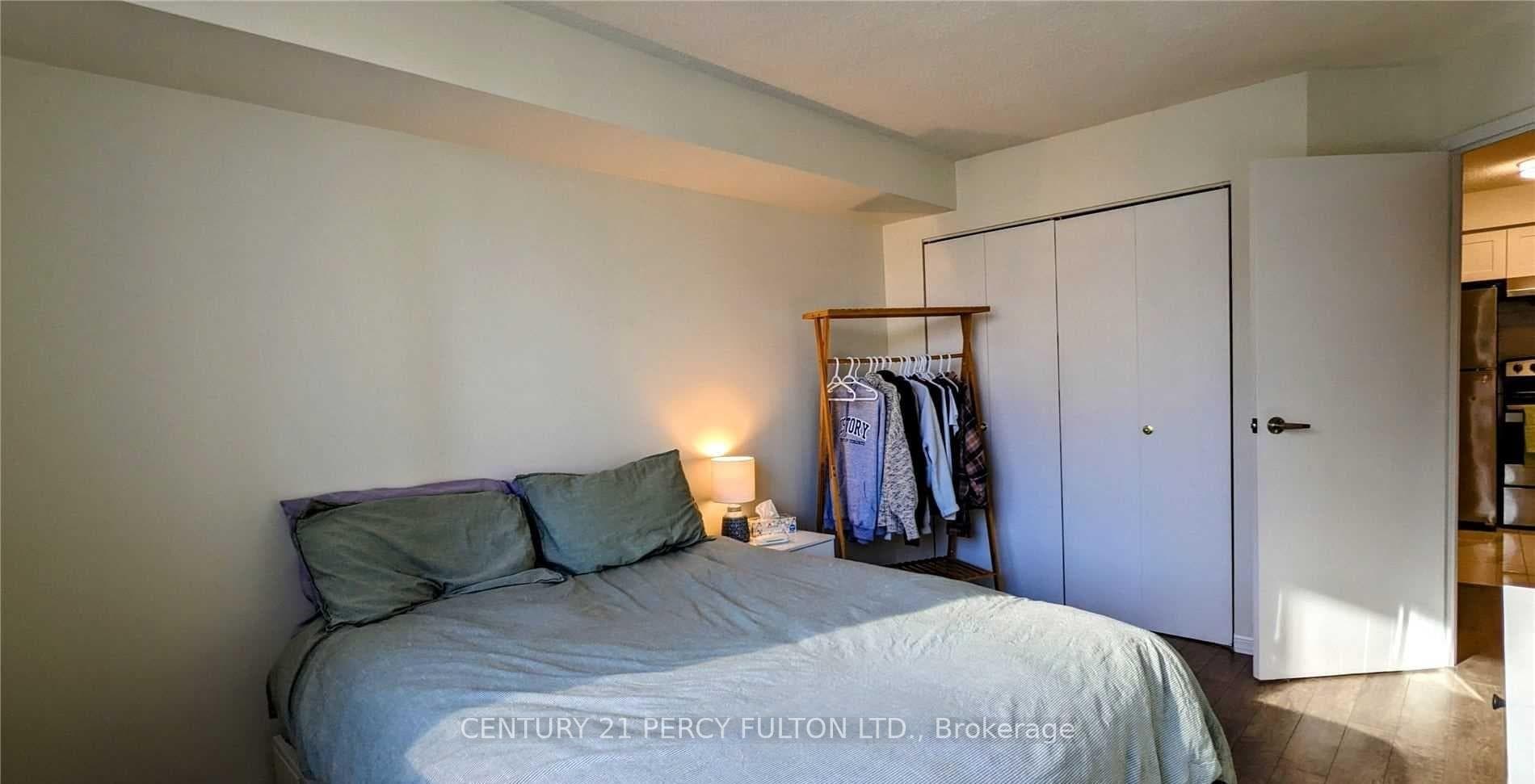 25 Grenville Street Unit 1506 photo 7