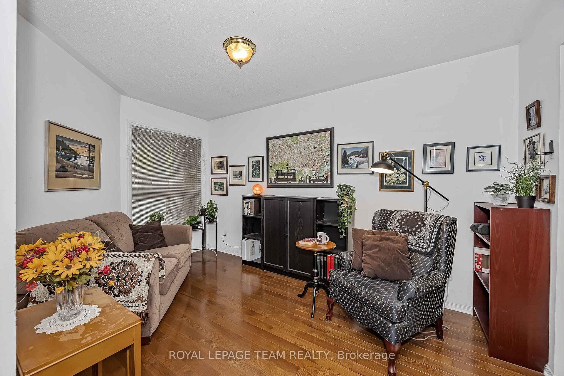 23 Roblyn Way photo 8