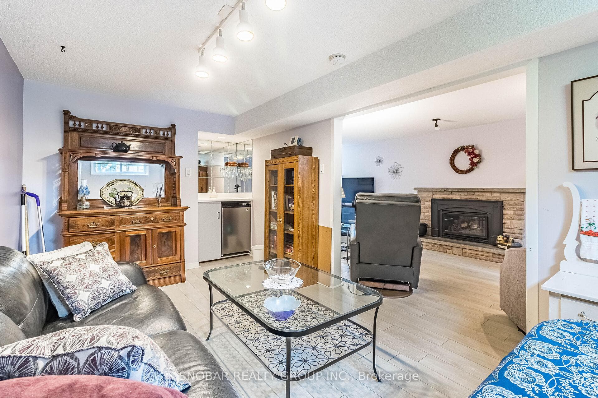 3369 Oakglade Crescent photo 16