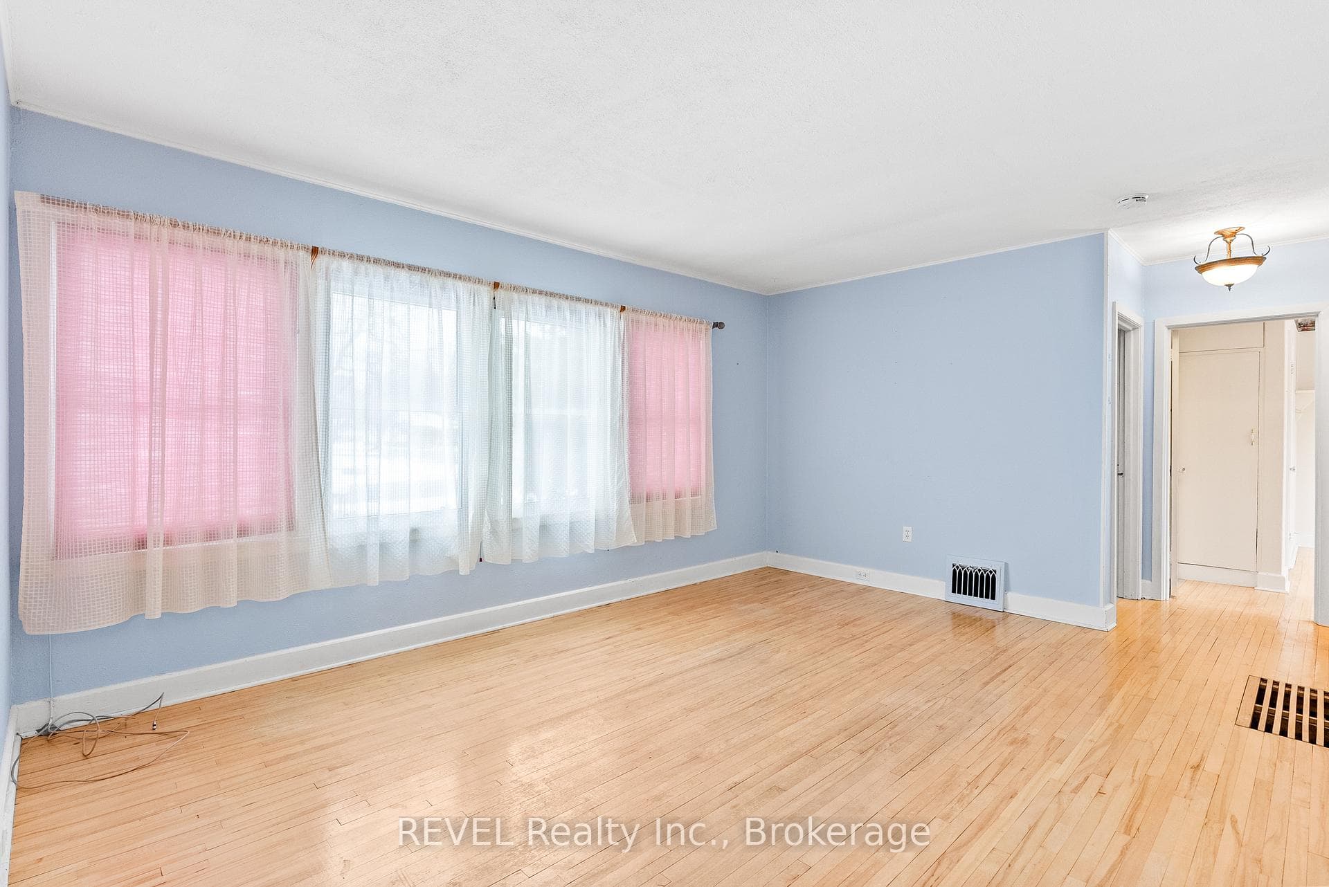 7962 Booth Street photo 14