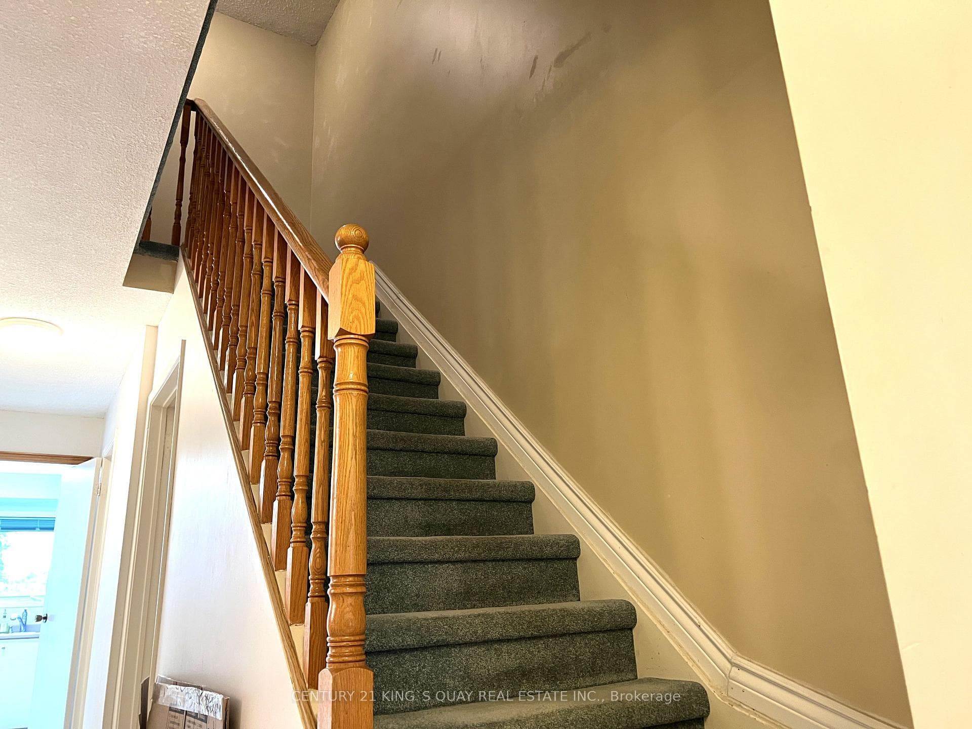 113 Stirling Crescent photo 18